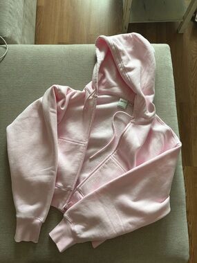 Aritzia Boyfriend Zip Up Hoodie